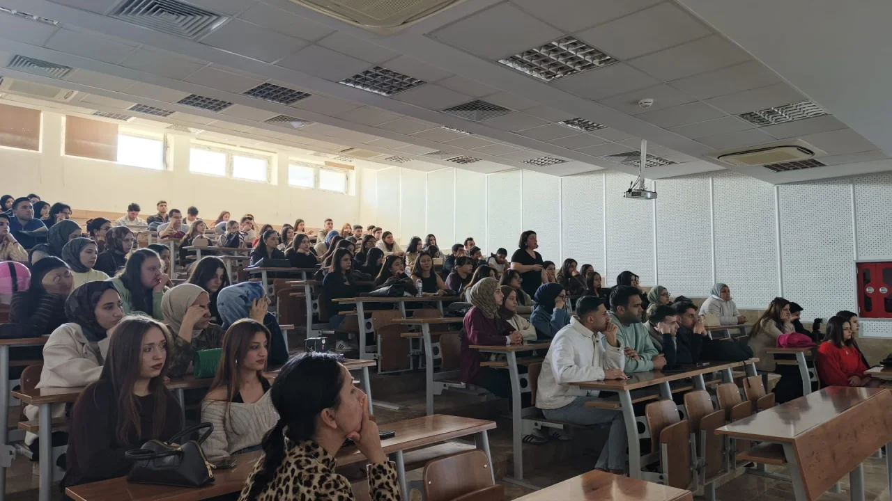 Çukurova Üniversitesi Abdi Sütcü Sağlık Hizmetleri MYO’da HPV Farkındalığı Semineri Düzenlendi