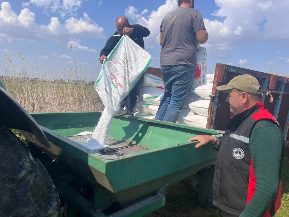 Adana’da Mera Seferberliği: 2 Bin 50 Döküm Arazi Gübreyle Bereketleniyor!