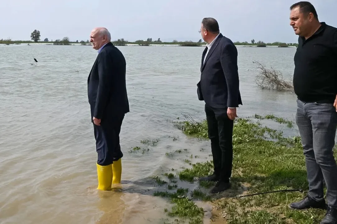Şemsi Bayraktar Adana’da Yaraları Yerinde İnceledi: