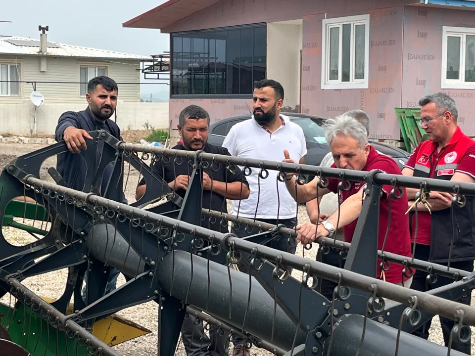 Hasatta Sıfır Kayıp Hedefi: Hatay’da Biçerdöver Operatörleri Sertifikalarını Aldı!