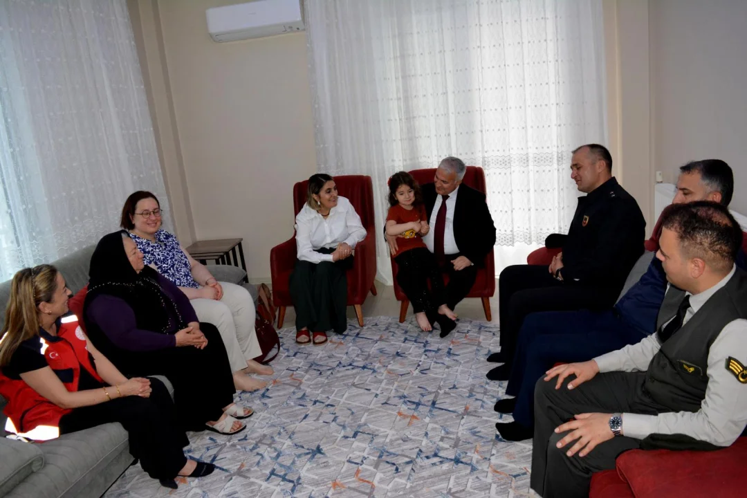 Ceyhan’da Anneler Günü’nde Şehit Emanetlerine Vefa Ziyareti