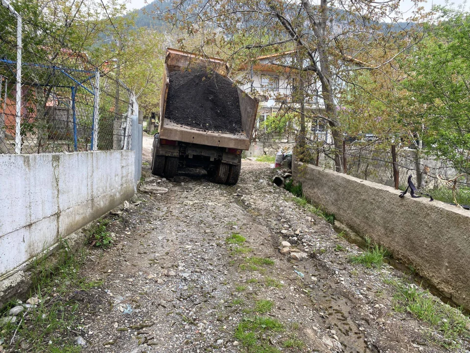 Pozantı Belediyesi’nden Yayla Sezonu Öncesi Akçatekir ve Bürücek’te Dev Yol Seferberliği!