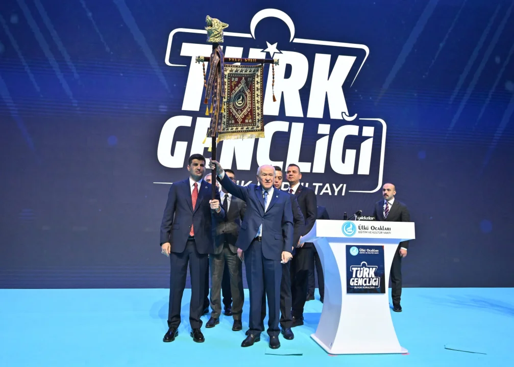 Ankara’da Tarihi Gün: Türk Gençliği Büyük Kurultayı’na Adana’dan 1500 Kişilik Dev Çıkarma!