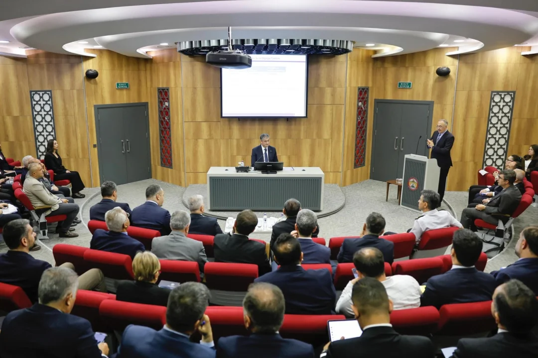 Adana Valiliği’nde Dev Ekonomi Zirvesi: SASA’nın Rafineri ve Altyapı Planları Netleşiyor