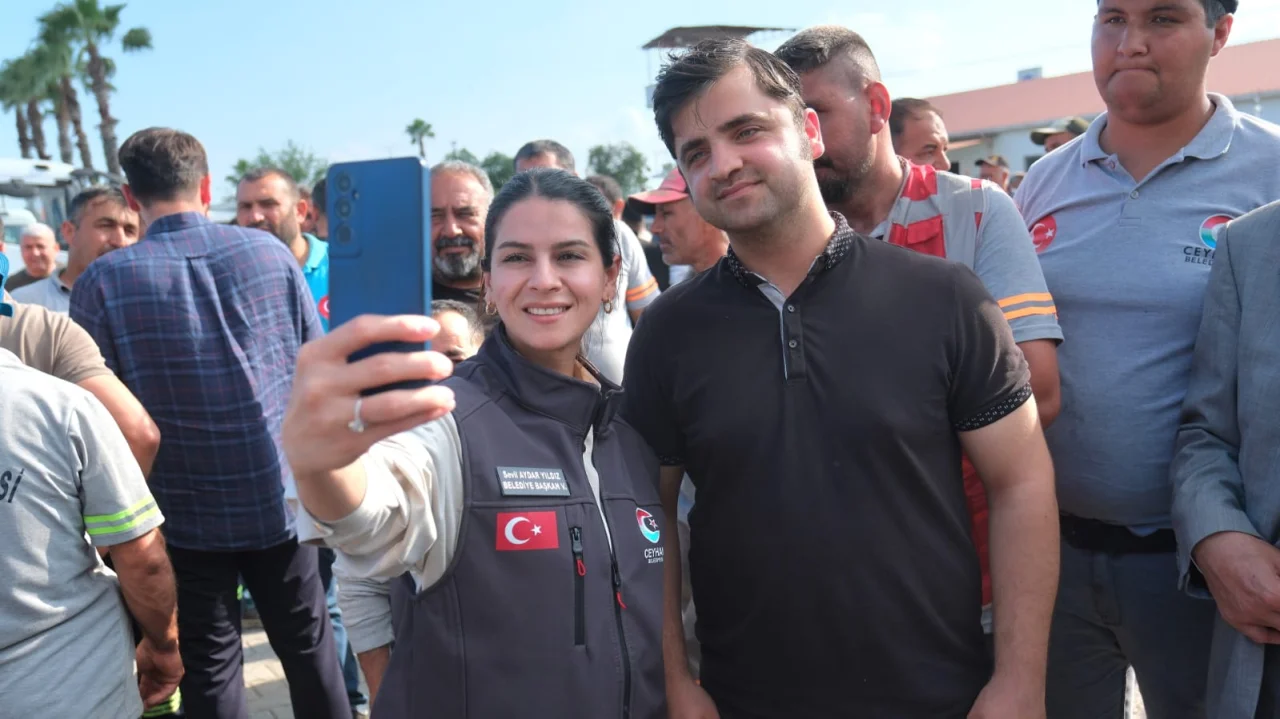 -Ceyhan Belediyesi'nden Bayramlaşma