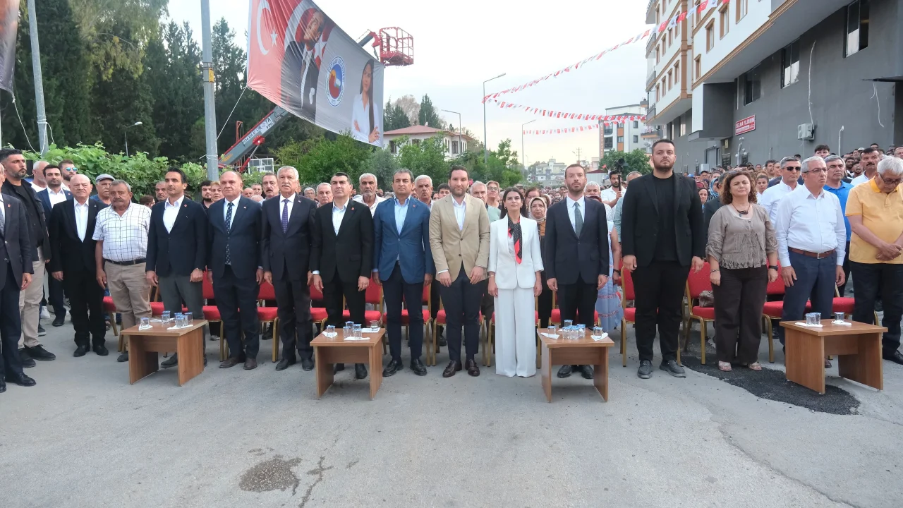 Ceyhan Belediyesi Şehrin İki Yakasını Birleştirecek Dev Projenin Temelini Attı