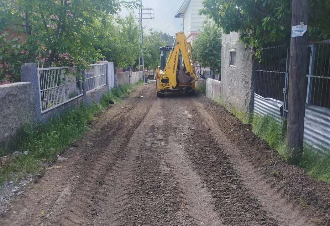 Pozantı Belediyesi’nden Yayla Yollarına Jet Müdahale: Ekipler Akçatekir ve Bürücek’te Sahada!