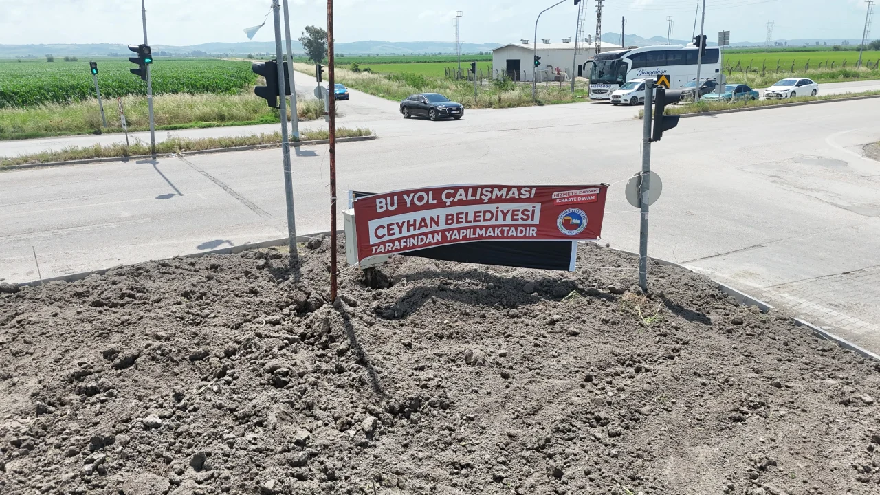 Ceyhan’da Trafiğe Akıllı Dokunuş: Üçüncü Akıllı Kavşak Hizmete Açıldı!