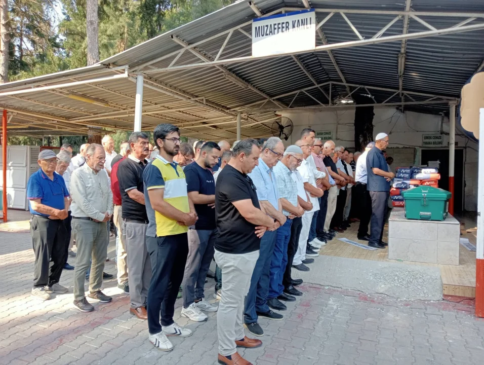 Ceyhan’ın Acı Günü: Duayen Gazeteci Veysel Pulaşlı Dualarla Toprağa Verildi
