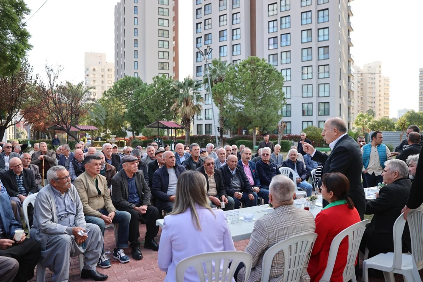 Başkan Demirçalı Kışla Mahallesi’nde Vatandaşlarla Buluştu