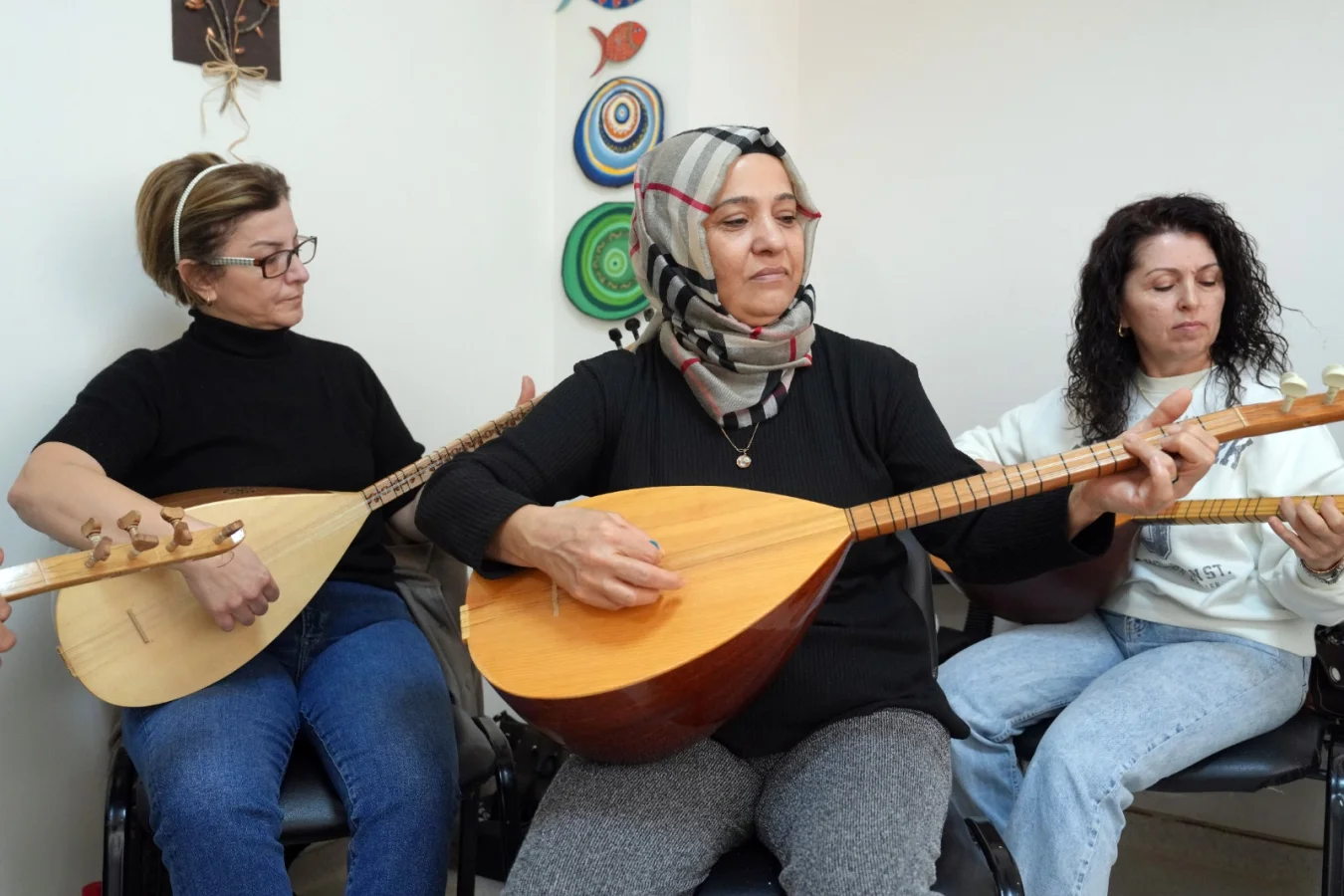 Çukurova’da Ücretsiz Saz Kursuna Yoğun İlgi