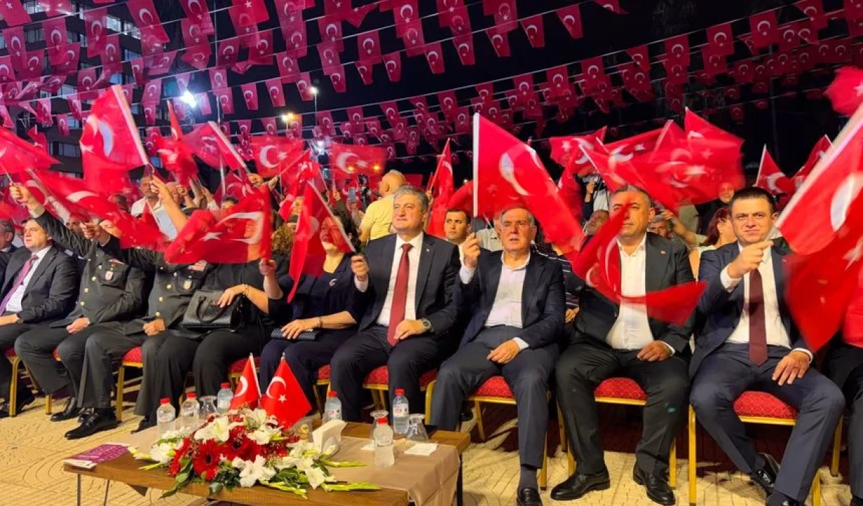 Adana’da 15 Temmuz Coşkusu: İl Sağlık Müdürü Dr. Halil Nacar’dan Birlik Dua ve Temennisi