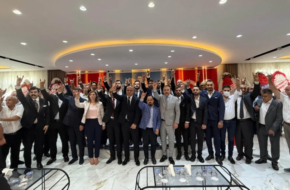 MHP Ceyhan’da Coşkulu Kongre: Av. Semih Aksoy Güven Tazeleyerek Yeniden Başkan Seçildi!