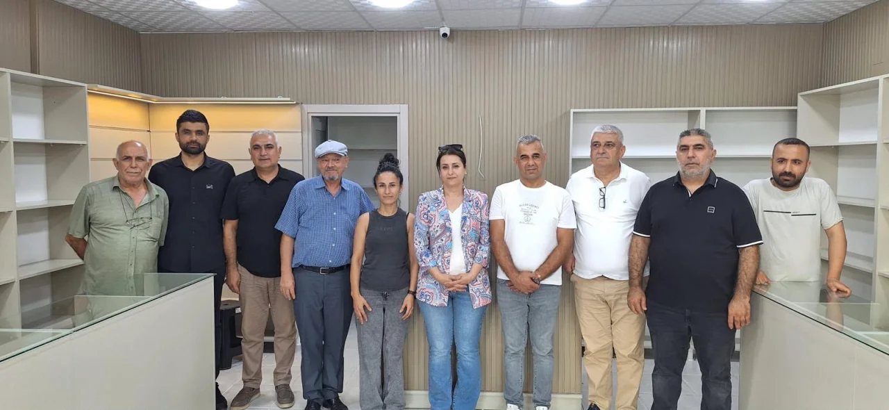 Ceyhan’da İş Yeri Yanan Esnaf Zübeyde Doğan’a Başkanlardan 