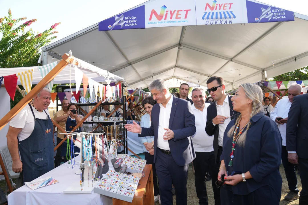 10. Adana Lezzet Festivali’nde Büyükşehir Coşkusu: Öğrencilere Kebap Şöleni!