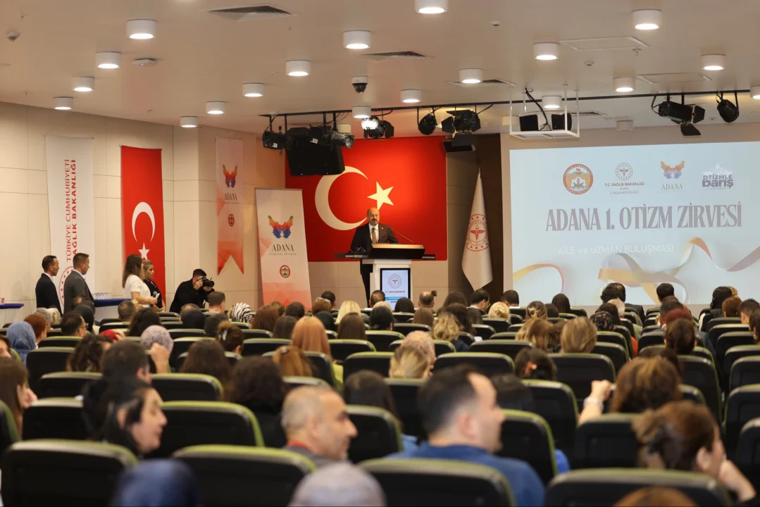 Adana’da Tarihi Zirve! İl Sağlık Müdürü Uzm. Dr. Halil Nacar 1. Otizm Zirvesi’nde Konuştu